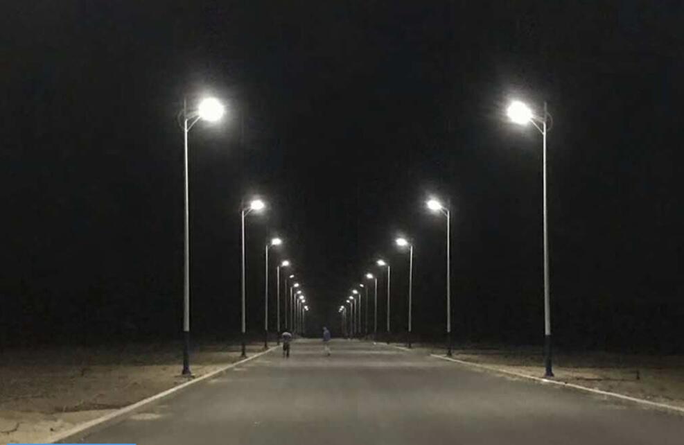 Melhores luzes de rua movidas a energia solar tudo-em-um