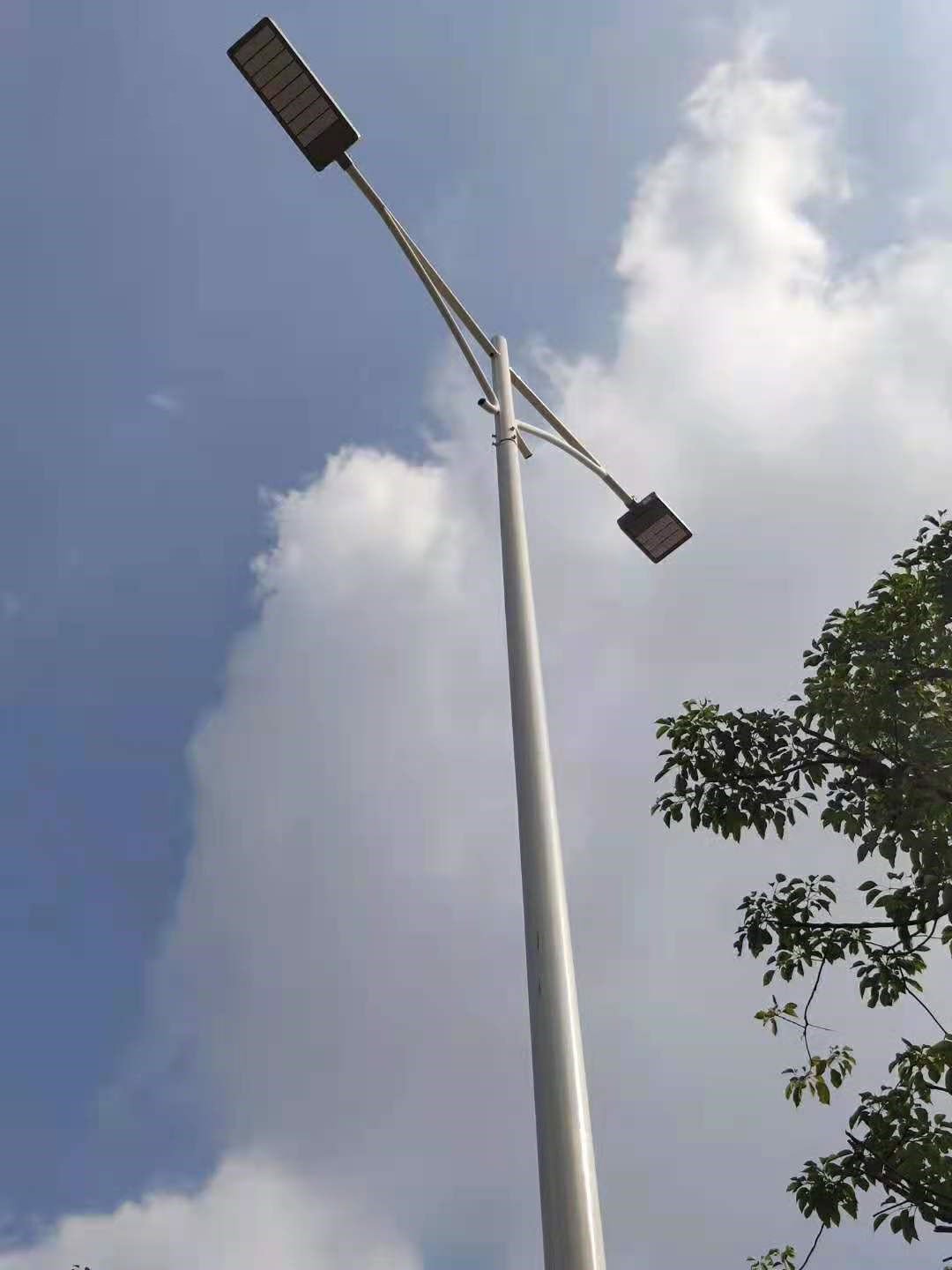 Projeto de iluminação pública com módulo LED 450W
